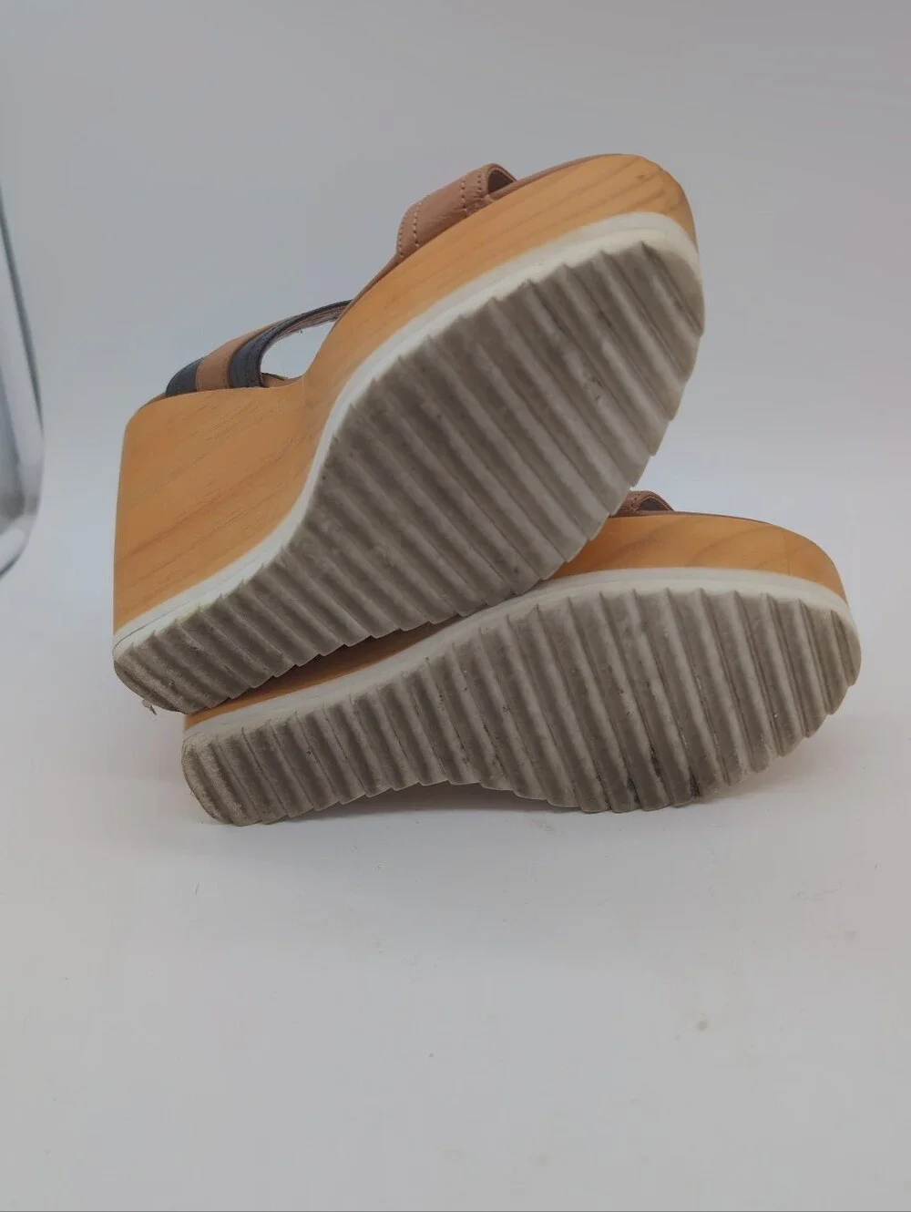 ​Claudio Rocco Two-Tone Wedge Sandals - Size 7.5 (24.5 MEX)